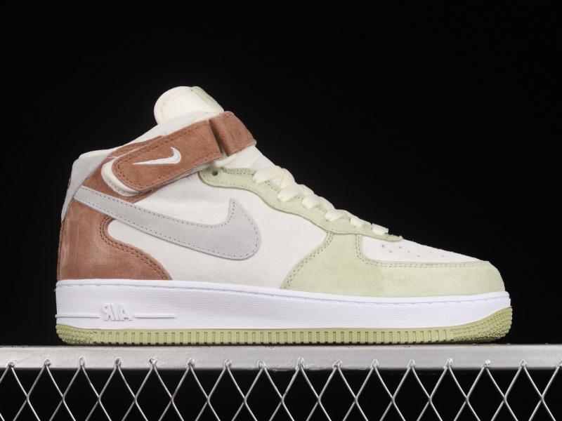 кроссовки Nike 